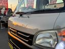 ハイゼットトラック スペシャル　４ＷＤ　エアコン　パワステ　５ＭＴ　ＭＡＣカスタム２トンカラー　１３ＡＷスタットレス　新品ＬＥＤライト　シートカバー　オリジナルエンブレム　Ｆバンパーチップ塗装　車内オゾン除菌クリーニング（7枚目）