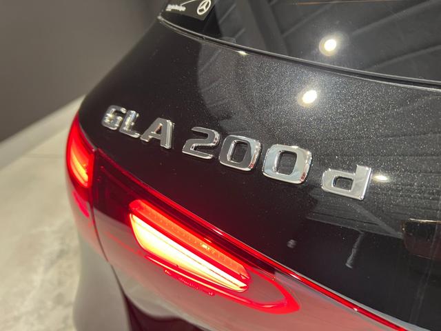 ＧＬＡクラス ＧＬＡ２００ｄ　４マチック　ＡＭＧラインパッケージ　パノラミックスライディングルーフ　３６０度カメラ　パワーシート　シートヒーター　置くだけ充電　ＥＴＣ　フロアマット　純正ＡＷ２０インチ　ルーフレール　電動リアゲート　フットトランクオープナー（34枚目）