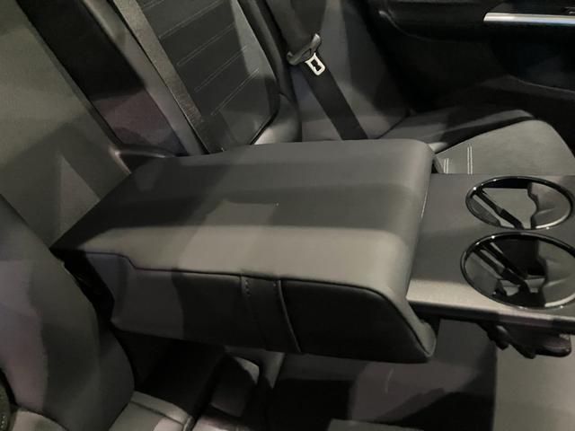 Ｃクラス Ｃ２２０ｄアバンギャルド　ＡＭＧラインパッケージ　ベーシックＰ　パノラミックスライディングルーフ　３６０°カメラ　ＨＵＤ　電動リア　フットトランクオープナー　シートヒーター　メモリ付パワシート　置くだけ充電（30枚目）