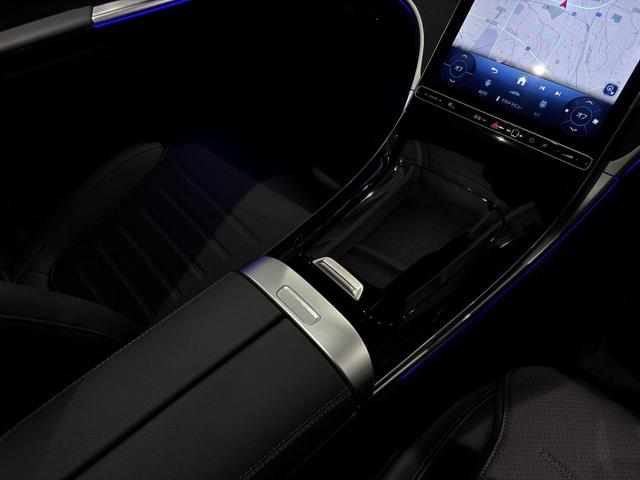 GLC GLC220d 4マチック ドライバーズパッケージ パノスラ AMGラインP ドライバーズP 360°カメラ ETC メモリ付Pシート シートヒーター Pリアゲート フットトランクオープナー 純正20AW 4WD LEDライト ワイヤレスチャージ(8枚目)