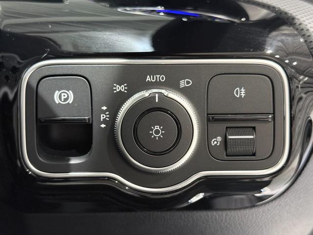 CLAクラス シューティングブレーク CLA35 4マチック シューティングブレーク アドバンスドP AMGパフォーマンスP パノスラ HUD 360°カメラ ETC 本革 純正20AW Brumester メモリ付きPシート シートヒーター Pリアゲート フットトランクオープナー(44枚目)