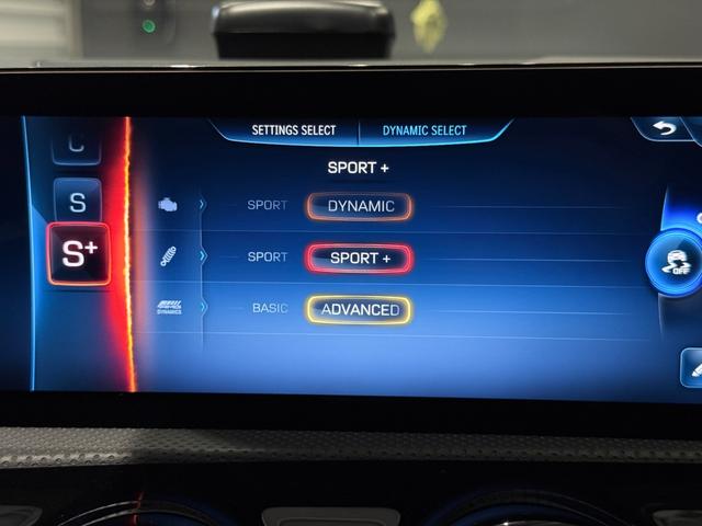 CLAクラス シューティングブレーク CLA35 4マチック シューティングブレーク アドバンスドP AMGパフォーマンスP パノスラ HUD 360°カメラ ETC 本革 純正20AW Brumester メモリ付きPシート シートヒーター Pリアゲート フットトランクオープナー(52枚目)