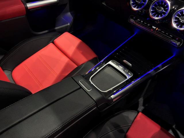 GLAクラス GLA35 4マチック アドバンスドP パノスラ HUD 360°カメラ ETC 本革 Brumesterサウンドシステム ロゴプロジェクターライト 純正20AW 4WD メモリ付きPシート シートヒーター Pリアゲート(12枚目)