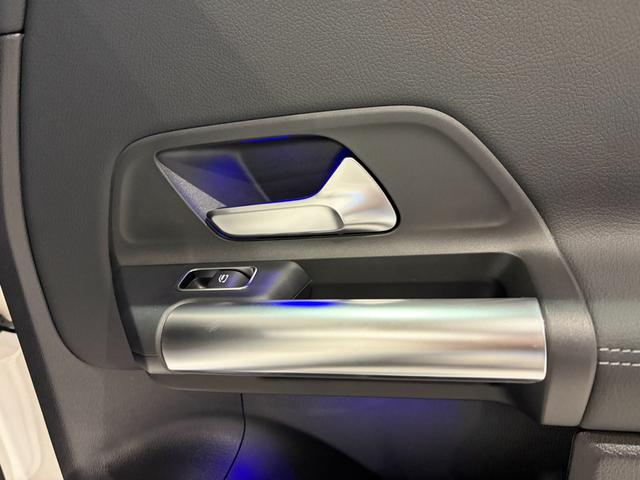 MERCEDES BENZ GLA-CLASS GLA200D 4MATIC URBAN STARS