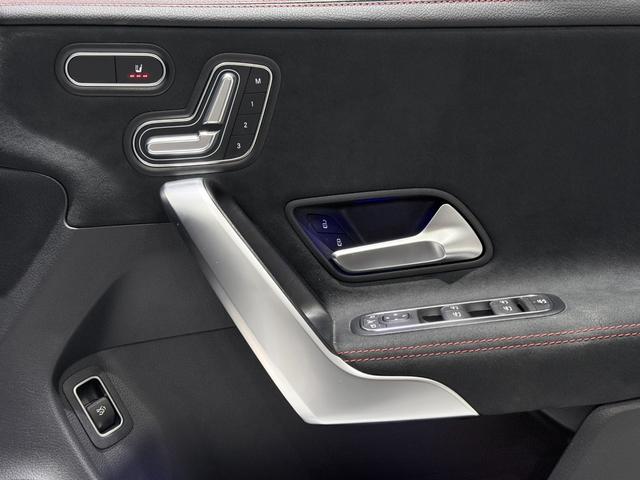 ＣＬＡクラス ＣＬＡ２００ｄ　ＡＭＧラインパッケージ　ＡＭＧライン　３６０°カメラ　シートヒーター　メモリ付きＰシート　ＥＴＣ　Ｂｌｕｅｔｏｏｔｈ接続　フットトランクオープナー　Ｐリアゲート　純正１９ＡＷ（11枚目）