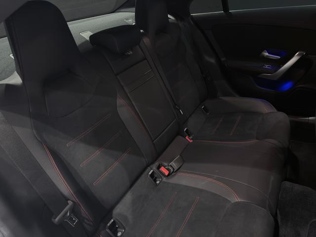 ＣＬＡクラス ＣＬＡ２００ｄ　ＡＭＧラインパッケージ　ＡＭＧライン　３６０°カメラ　シートヒーター　メモリ付きＰシート　ＥＴＣ　Ｂｌｕｅｔｏｏｔｈ接続　フットトランクオープナー　Ｐリアゲート　純正１９ＡＷ（14枚目）
