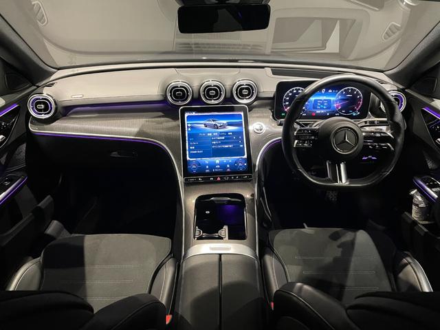 �C���e���A�͓K�x�ȋْ����ƃ����b�N�X�Ԃ���������f�U�C���B�����Ԃ̃h���C�u�ł����ɂ����A����S�����������K���𓾂Ȃ���ړ���Ԃ��y���ނ��Ƃ��ł��܂��B