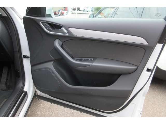 Ｑ３ ２．０ＴＦＳＩクワトロ１７０ＰＳ　４ＷＤ　純正ナビＴＶ　ＥＴＣ　Ｂカメラ　ドラレコ（13枚目）