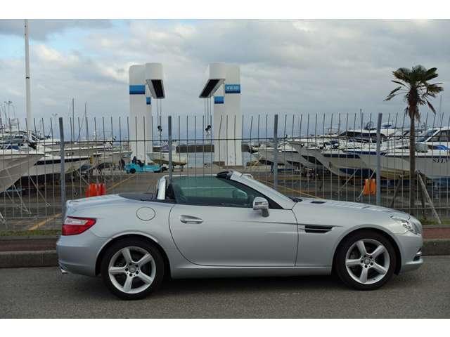 SLK SLK200ブルーエフィシェンシー 純正ナビTV 黒革 シートヒーター ETC(4枚目)