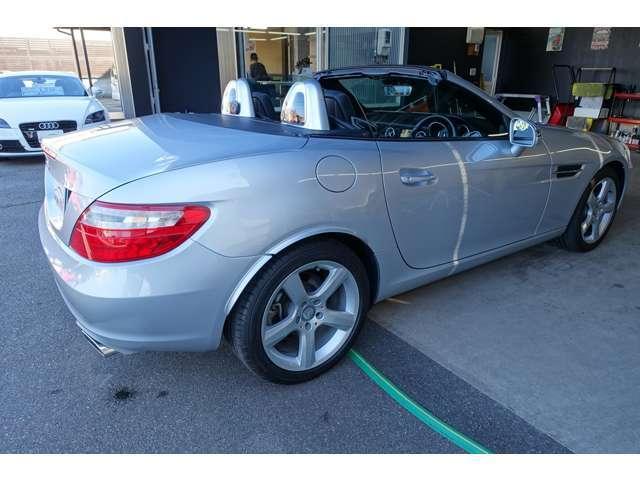 SLK SLK200ブルーエフィシェンシー 純正ナビTV 黒革 シートヒーター ETC(17枚目)