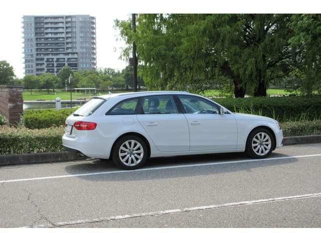 Ａ４アバント ２．０ＴＦＳＩクワトロ　４ＷＤ　純正ナビＴＶ　Ｂカメラ　ＥＴＣ　革シートヒーター（4枚目）