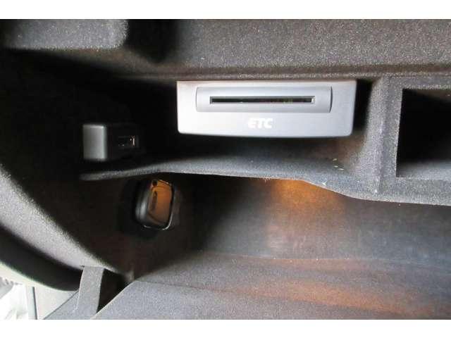 Ａ４アバント ２．０ＴＦＳＩクワトロ　４ＷＤ　純正ナビＴＶ　Ｂカメラ　ＥＴＣ　革シートヒーター（24枚目）