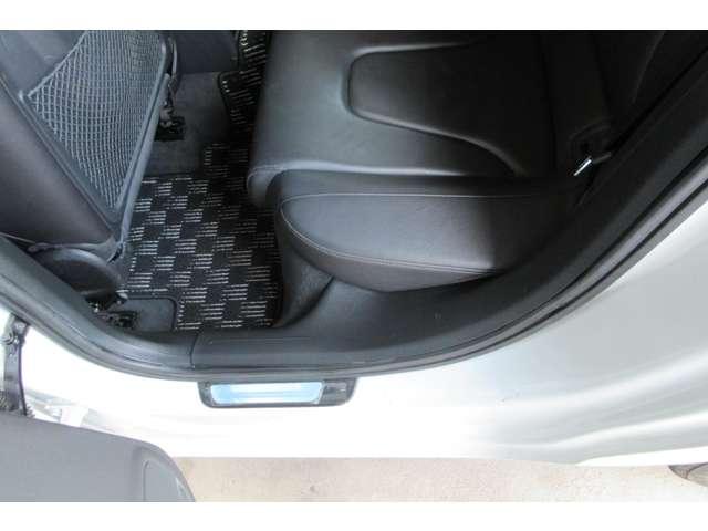 Ａ４アバント ２．０ＴＦＳＩクワトロ　４ＷＤ　純正ナビＴＶ　Ｂカメラ　ＥＴＣ　革シートヒーター（30枚目）