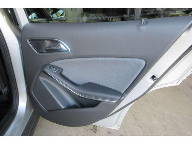 GLAクラス GLA180 純正ナビ Bカメラ ハーフレザー ETC(25枚目)