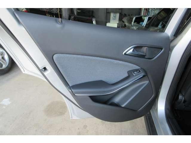 GLAクラス GLA180 純正ナビ Bカメラ ハーフレザー ETC(28枚目)