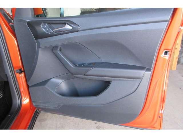 Ｔ－クロス ＴＳＩ　アクティブ　純正ナビ　Ｂカメラ　ＥＴＣ　アップコネクト（13枚目）