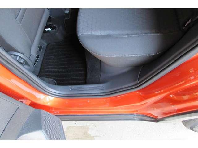 Ｔ－クロス ＴＳＩ　アクティブ　純正ナビ　Ｂカメラ　ＥＴＣ　アップコネクト（28枚目）