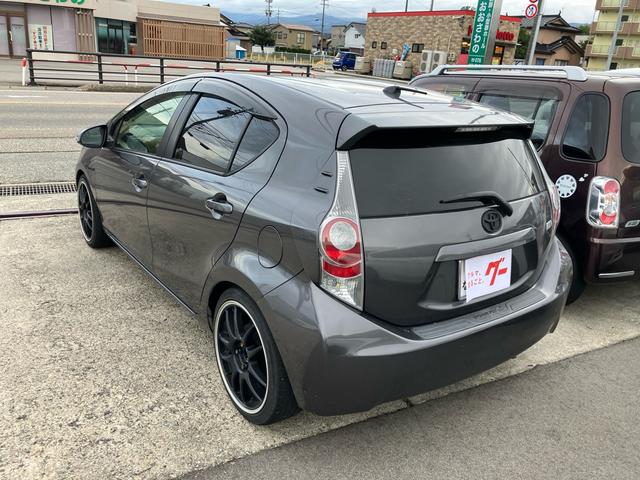 アクア G メモリーナビ フルセグ Bluetooth バックカメラ ETC アルミホイール スマートキー 運転席・助手席エアバック ABS 横滑り防止装置 エアコン パワステ パワーウインドウ(11枚目)