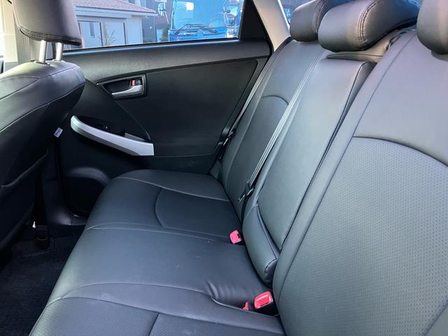 プリウス Sツーリングセレクション SDナビ 地デジTV バックカメラ ETC スマートキー アルミホイール 運転席・助手席・サイドエアバック ABS 横滑り防止装置 盗難防止 エアコン パワステ パワーウインドウ(22枚目)