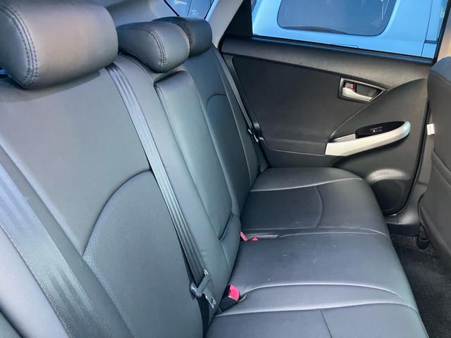 プリウス Sツーリングセレクション SDナビ 地デジTV バックカメラ ETC スマートキー アルミホイール 運転席・助手席・サイドエアバック ABS 横滑り防止装置 盗難防止 エアコン パワステ パワーウインドウ(30枚目)