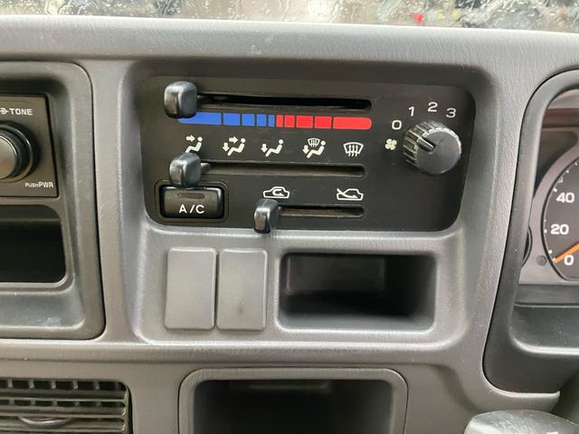 サンバートラック TB 4WD 5速マニュアル エアコン 運転席エアバック(17枚目)