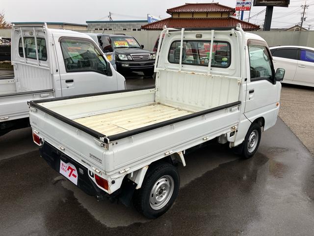 サンバートラック TB 4WD 5速マニュアル エアコン パワステ 運転席エアバック(4枚目)