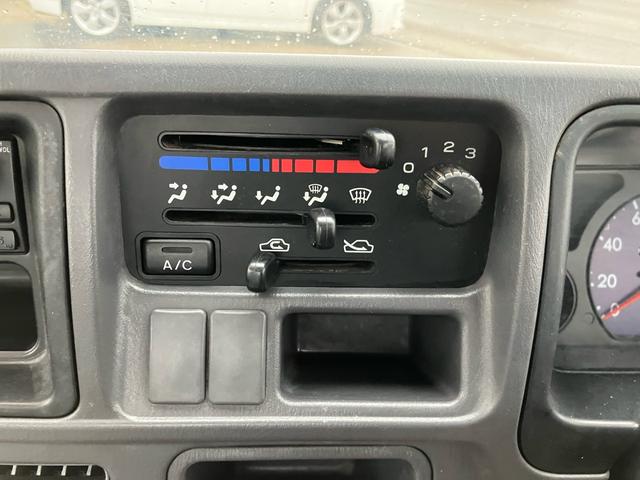 サンバートラック TB 4WD 5速マニュアル エアコン パワステ 運転席エアバック(19枚目)