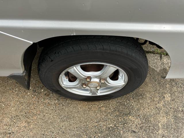 サンバートラック TB 4WD 5速マニュアル アルミホイール エアコン パワステ 運転席エアバック(29枚目)