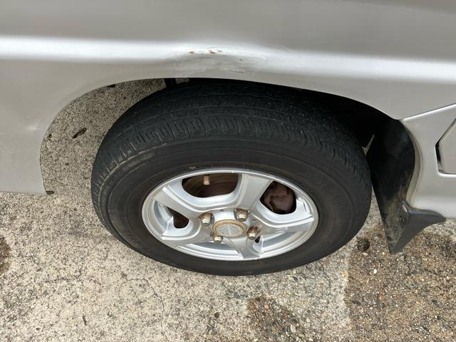 サンバートラック TB 4WD 5速マニュアル アルミホイール エアコン パワステ 運転席エアバック(31枚目)