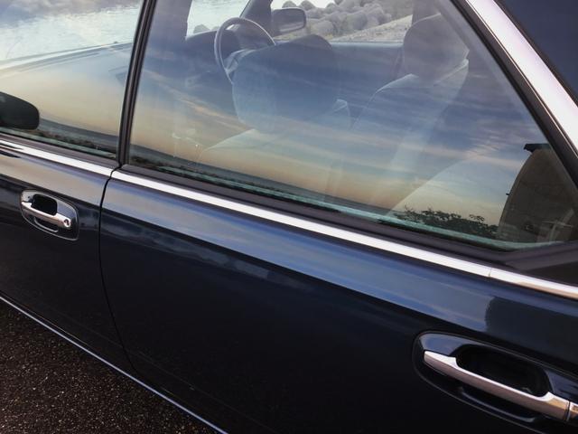 ローレル メダリストＧ　走行２５，４８７キロ　１オーナー　フルオリジナル　雨天未使用　記録簿　ガラスコーティング施工後未使用　ガレージ保管（17枚目）