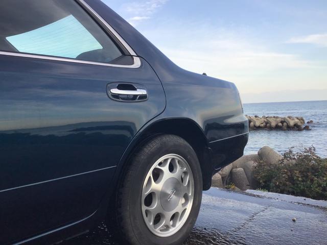 ローレル メダリストＧ　走行２５，４８７キロ　１オーナー　フルオリジナル　雨天未使用　記録簿　ガラスコーティング施工後未使用　ガレージ保管（30枚目）