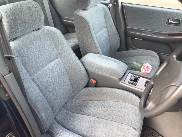 ローレル メダリストＧ　走行２５，４８７キロ　１オーナー　フルオリジナル　雨天未使用　記録簿　ガラスコーティング施工後未使用　ガレージ保管（56枚目）