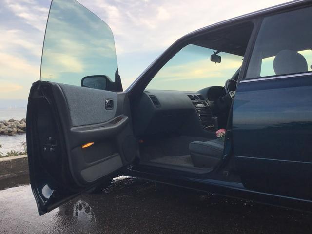 ローレル メダリストＧ　走行２５，４８７キロ　１オーナー　フルオリジナル　雨天未使用　記録簿　ガラスコーティング施工後未使用　ガレージ保管（57枚目）