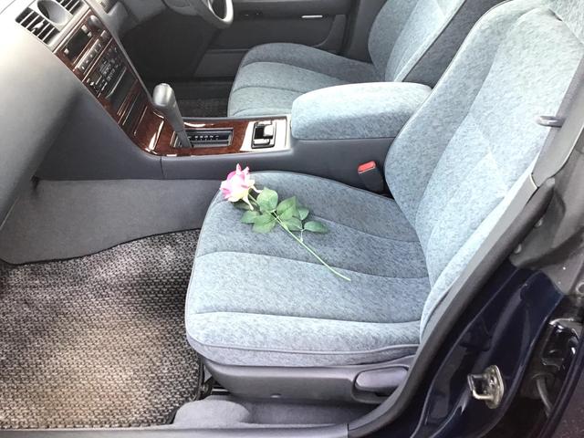 ローレル メダリストＧ　走行２５，４８７キロ　１オーナー　フルオリジナル　雨天未使用　記録簿　ガラスコーティング施工後未使用　ガレージ保管（59枚目）