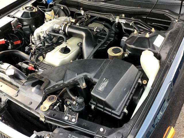 ローレル メダリストＧ　走行２５，４８７キロ　１オーナー　フルオリジナル　雨天未使用　記録簿　ガラスコーティング施工後未使用　ガレージ保管（71枚目）