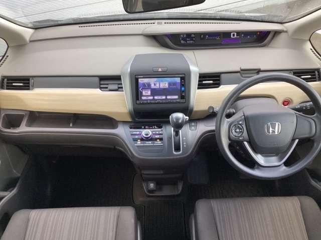 G 1年保証 ナビ フルセグRカメラ BTオ-ディオ イモビ 1オナ ナビ&TV AC ETC車載器 AW ミュージックプレイヤー接続可 横滑り防止機能 CD フルセグTV キーフリ メモリーナビ ABS(7枚目)