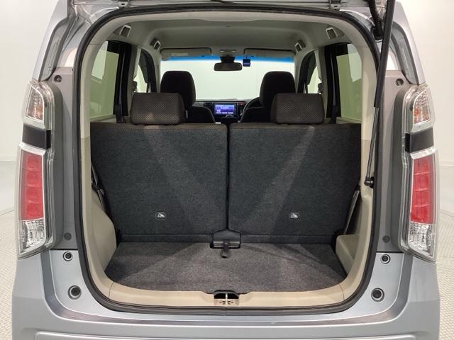 専門業者にて内外装のクリーニングを実施しております！