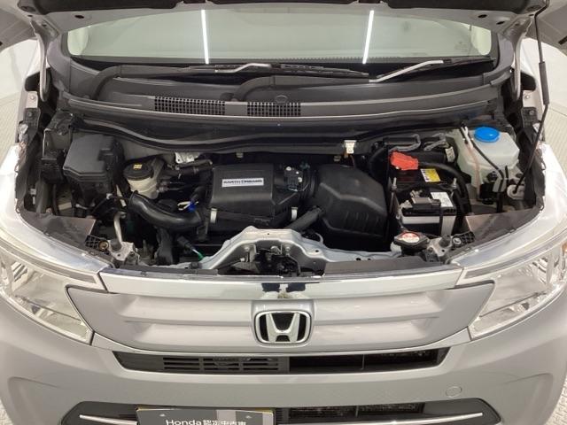 専門業者にて内外装のクリーニングを実施しております！