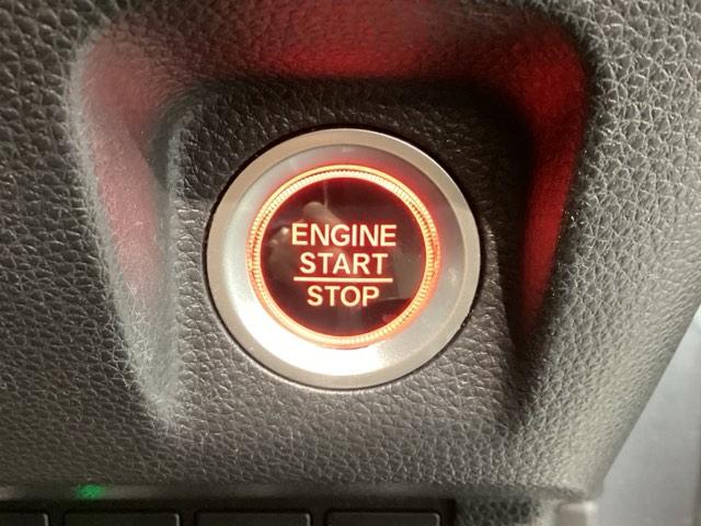 ワンプッシュでエンジンのスタート、ストップが出来て便利です。