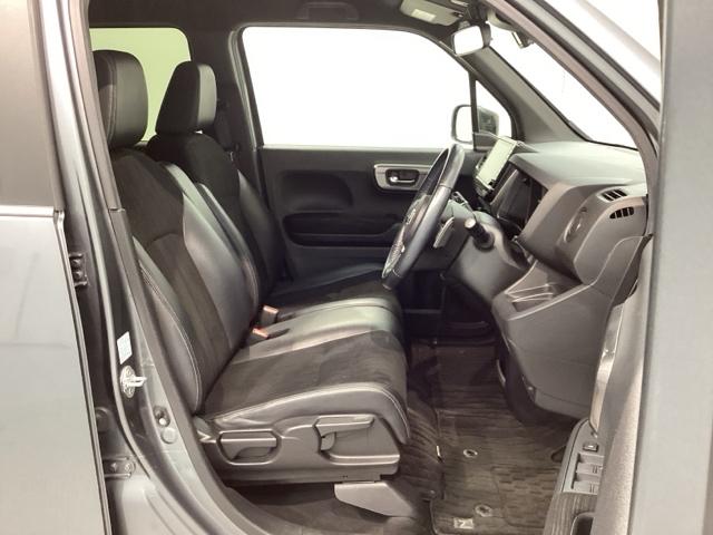 シートは厚めのクッションですのでゆったり座れますよ。