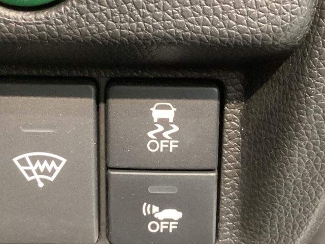 フィットハイブリッド Ｆ　１年保証　ワンオ－ナ－　ナビＶＸＭ－１７４ＶＦＸｉ　ＴＶ　Ｒカメラ　ＢＴオ－ディオ　ＤＶＤ　ＥＴＣ　ＬＥＤライト　ＶＳＡ　スマ－トキ－　盗難防止装置　整備記録簿　ＡＡＣ　ドアバイザ－　Ｗエアバッグ（12枚目）