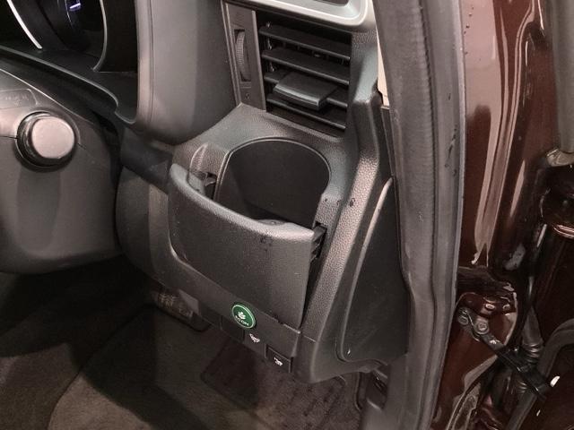 フィットハイブリッド Ｆ　１年保証　ワンオ－ナ－　ナビＶＸＭ－１７４ＶＦＸｉ　ＴＶ　Ｒカメラ　ＢＴオ－ディオ　ＤＶＤ　ＥＴＣ　ＬＥＤライト　ＶＳＡ　スマ－トキ－　盗難防止装置　整備記録簿　ＡＡＣ　ドアバイザ－　Ｗエアバッグ（24枚目）