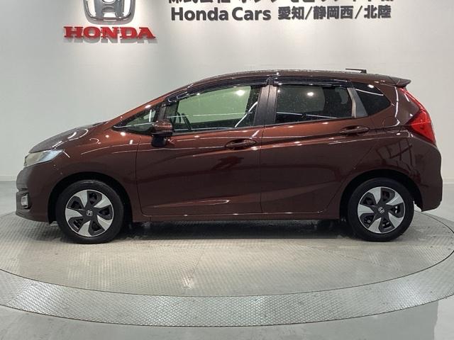 フィットハイブリッド Ｆ　１年保証　ワンオ－ナ－　ナビＶＸＭ－１７４ＶＦＸｉ　ＴＶ　Ｒカメラ　ＢＴオ－ディオ　ＤＶＤ　ＥＴＣ　ＬＥＤライト　ＶＳＡ　スマ－トキ－　盗難防止装置　整備記録簿　ＡＡＣ　ドアバイザ－　Ｗエアバッグ（41枚目）