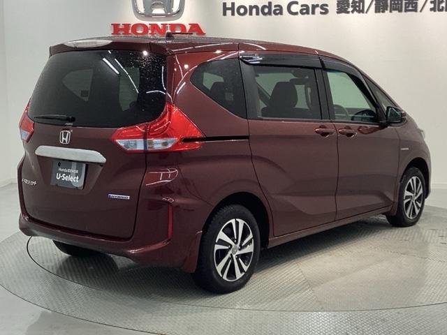 専門業者にて内外装のクリーニングを実施しております！