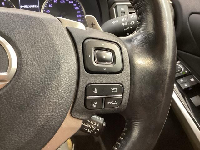 ＩＳ ＩＳ２００ｔ　１年保証　ワンオ－ナ－　純正ナビ　ＴＶ　Ｒカメラ　ＢＴオ－ディオ　衝突軽減Ｂ　ＥＴＣ　ＬＥＤライト　横滑り防止　シ－トヒ－タ－　電動シ－ト　クルコン　アルミ　スマ－トキ－　ＡＡＣ　スペアキ－　ターボ（9枚目）