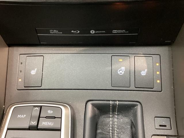 ＩＳ ＩＳ２００ｔ　１年保証　ワンオ－ナ－　純正ナビ　ＴＶ　Ｒカメラ　ＢＴオ－ディオ　衝突軽減Ｂ　ＥＴＣ　ＬＥＤライト　横滑り防止　シ－トヒ－タ－　電動シ－ト　クルコン　アルミ　スマ－トキ－　ＡＡＣ　スペアキ－　ターボ（12枚目）