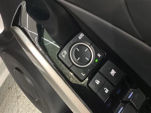 ＩＳ ＩＳ２００ｔ　１年保証　ワンオ－ナ－　純正ナビ　ＴＶ　Ｒカメラ　ＢＴオ－ディオ　衝突軽減Ｂ　ＥＴＣ　ＬＥＤライト　横滑り防止　シ－トヒ－タ－　電動シ－ト　クルコン　アルミ　スマ－トキ－　ＡＡＣ　スペアキ－　ターボ（15枚目）