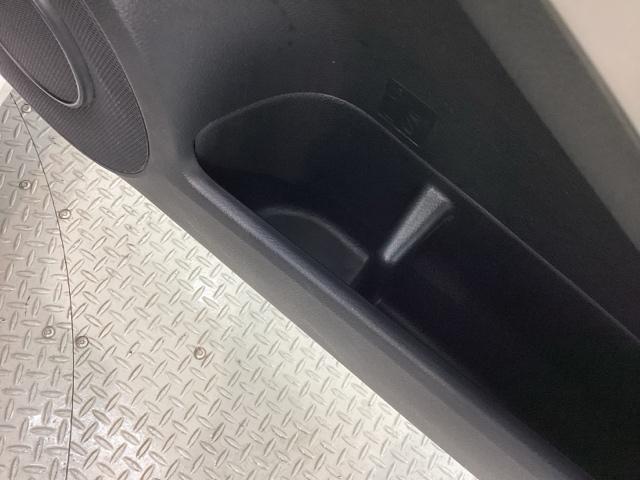 ＩＳ ＩＳ２００ｔ　１年保証　ワンオ－ナ－　純正ナビ　ＴＶ　Ｒカメラ　ＢＴオ－ディオ　衝突軽減Ｂ　ＥＴＣ　ＬＥＤライト　横滑り防止　シ－トヒ－タ－　電動シ－ト　クルコン　アルミ　スマ－トキ－　ＡＡＣ　スペアキ－　ターボ（26枚目）