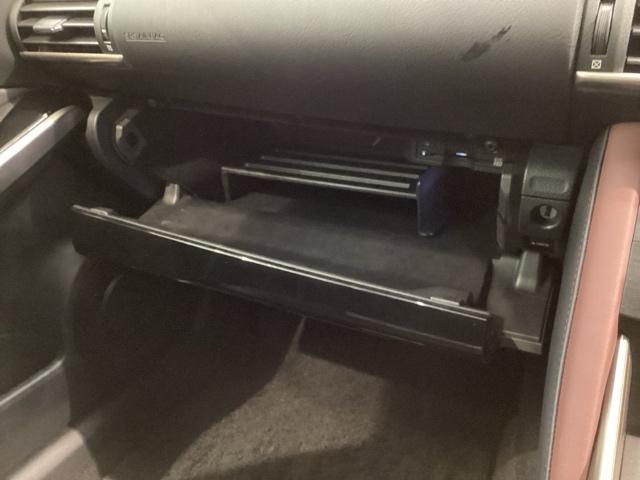 ＩＳ ＩＳ２００ｔ　１年保証　ワンオ－ナ－　純正ナビ　ＴＶ　Ｒカメラ　ＢＴオ－ディオ　衝突軽減Ｂ　ＥＴＣ　ＬＥＤライト　横滑り防止　シ－トヒ－タ－　電動シ－ト　クルコン　アルミ　スマ－トキ－　ＡＡＣ　スペアキ－　ターボ（28枚目）