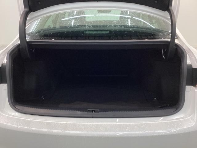 ＩＳ ＩＳ２００ｔ　１年保証　ワンオ－ナ－　純正ナビ　ＴＶ　Ｒカメラ　ＢＴオ－ディオ　衝突軽減Ｂ　ＥＴＣ　ＬＥＤライト　横滑り防止　シ－トヒ－タ－　電動シ－ト　クルコン　アルミ　スマ－トキ－　ＡＡＣ　スペアキ－　ターボ（35枚目）